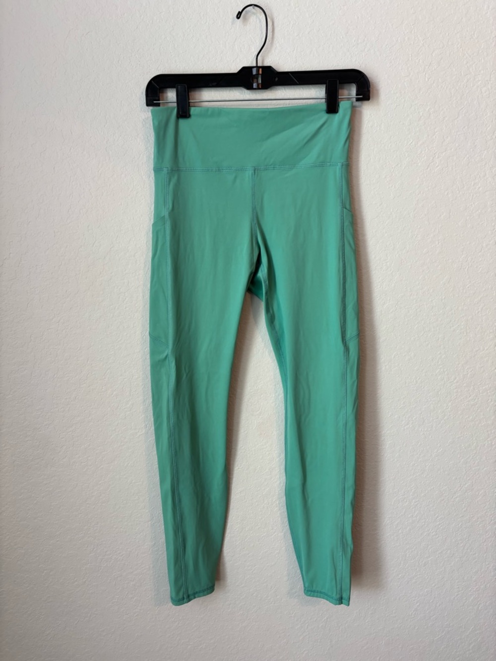 Vuori Stride Leggings High-Rise Basil Green Active Performance - Picture 4 of 8